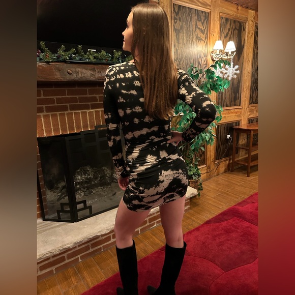 GYPSY BODY CONTOUR DRESS S-S - Picture 2 of 12